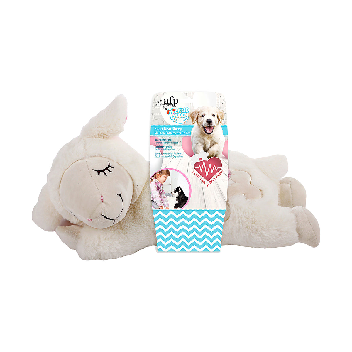 hond speelt met het AFP Little Buddy schaap uit de verpakking